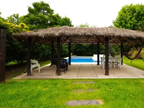 Casa en Venta en Solar Del Bosque, USD 249.000