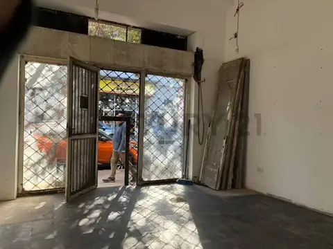 Conde 700, Piso 0