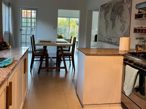 Casa 6 ambientes con 3 baños