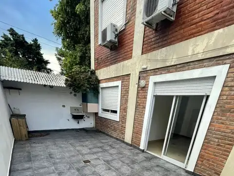 Esteban Merlo 4900, Piso PB