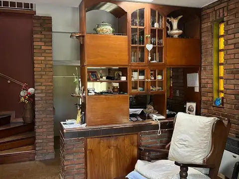 Rafael Calzada VENTA casa en excelente ubicación OPORTUNIDAD