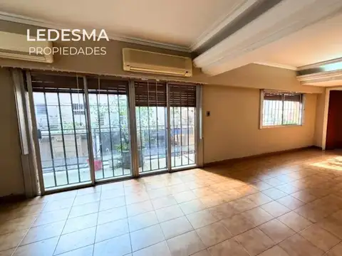Ph 6 ambientes con cochera, patio y balcon en alquiler