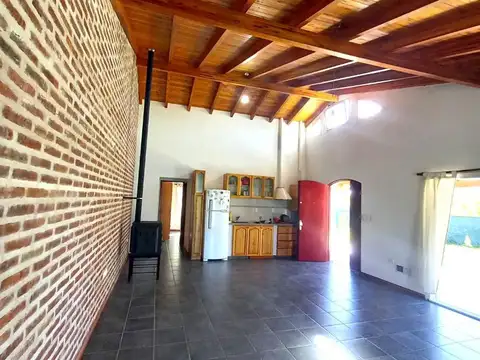 Casa 2 ambientes con 1 baño