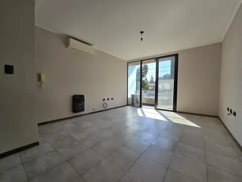 PARA ESTUDIAR O TRABAJAR, LUMINOSO, AMPLIO, CON BALCONES, EQUIPADO, A PASOS DE LA COSTANERA