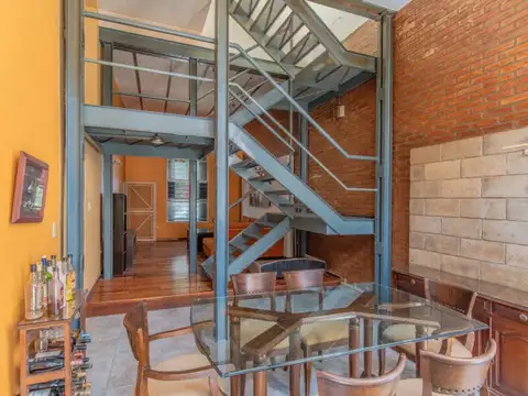 Casa de 5 ambientes con patio y parrilla