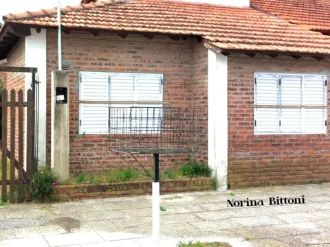 DUPLEX  4 AMBIENTES  AL FRENTE CON ENTRADA DE AUTO