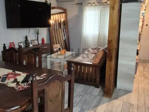 Casa 3 ambientes con 1 baño