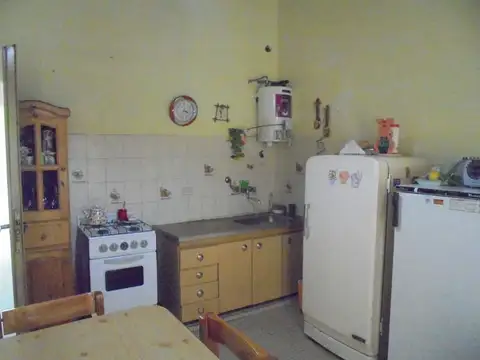 Casa 2 ambientes con 2 baños