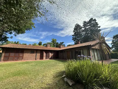 Casa 5 ambientes con 3 baños