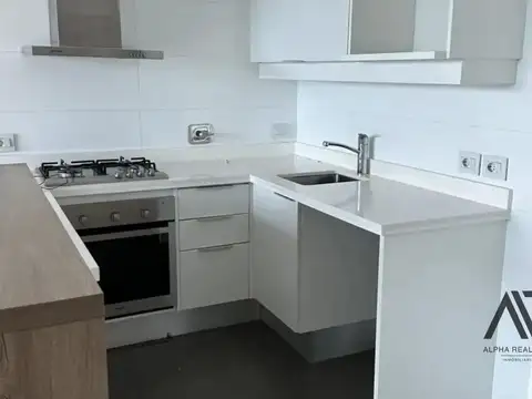 Apartamento en alquiler c/ cochera en Puerto Buceo