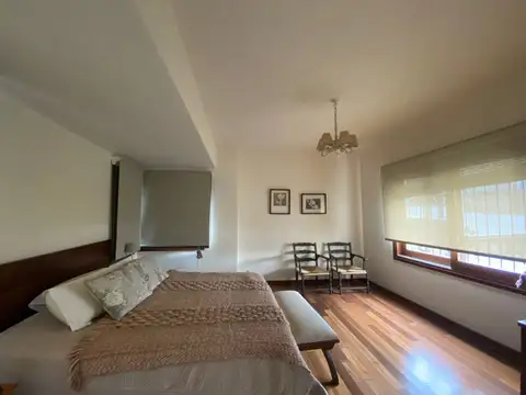 Venta Casa en pleno centro con Garage y oficina