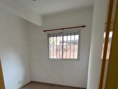 Departamento en Alquiler en Villa Luzuriaga, $ 650.000