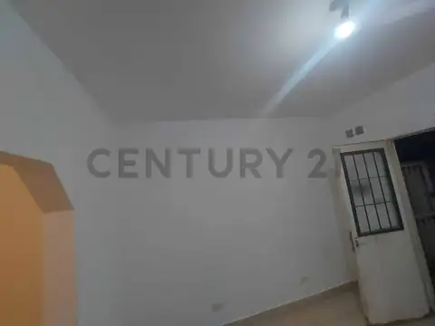 Pergamino 428 100, Piso 0