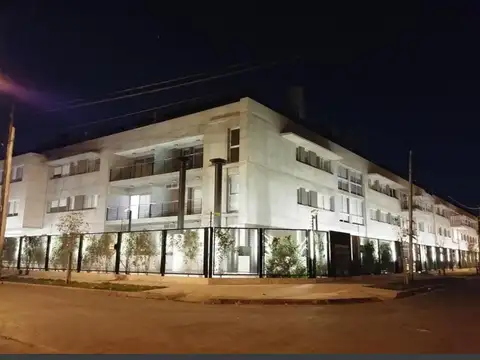 Tacuarí 600, Piso 2