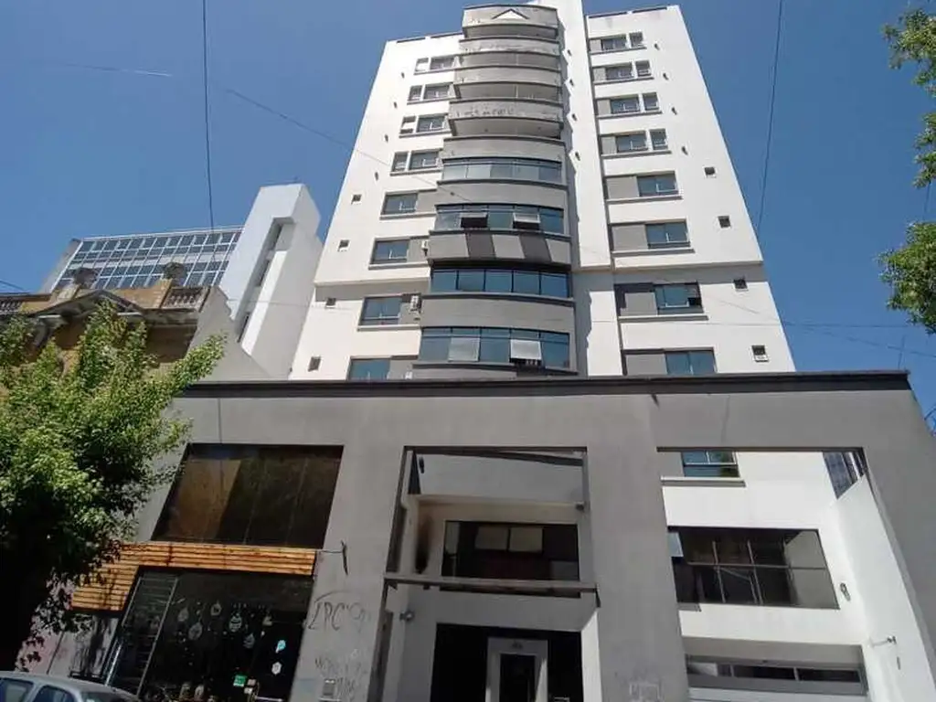 Diagonal 77 e/ 5 y 6 , Piso 1