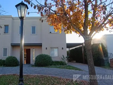 VENTA Casa en San Eduardo Pilar del Este