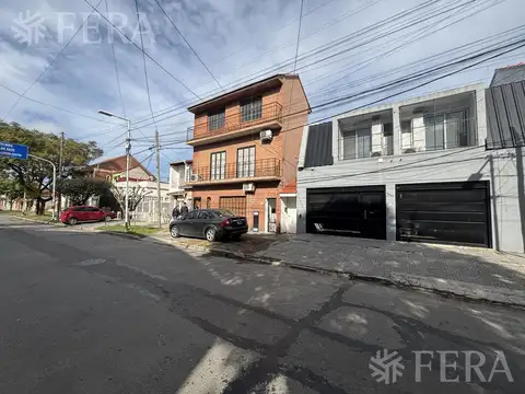 Alquiler de PH 2 ambientes con patio y terraza en Wilde