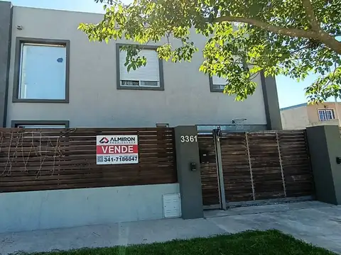 Venta | Casa | 3 Dormitorios | Piscina | Cocheras | Granadero Baigorria | Lomas de Alicia