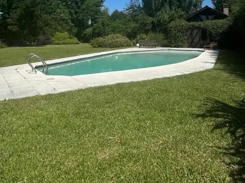 Casa 7 ambientes con 4 baños