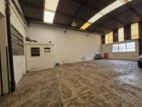 Galpon en Venta 866  mts Frente