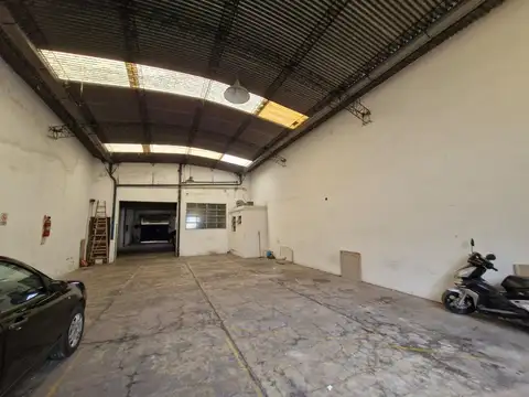 Galpon en Venta en Parque Chacabuco, USD 298.000
