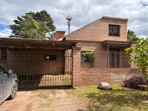 Casa 5 ambientes con 1 baño
