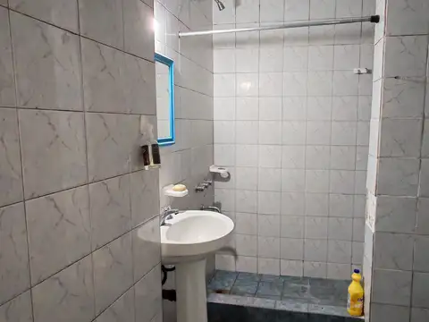 PH PARA DEPOSITO. NO VIVIENDA-  2 ambientes y medio tipo casa sin expensas