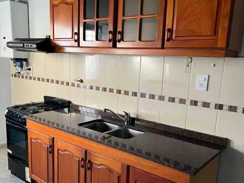 Casa en Alquiler con 1 cochera