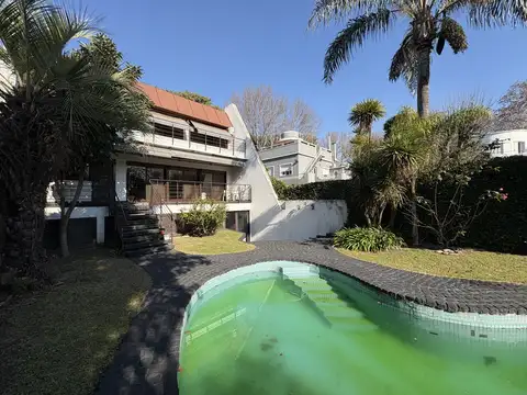 Venta - Residencia de Autor en Vicente López - Diseño Moderno Único - Lote Propio con Gran Jardin