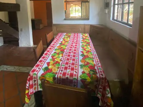 Casa 6 ambientes con 2 baños
