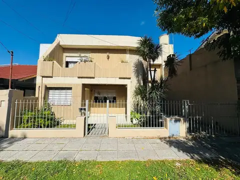 Casa en venta muy buena zona Boulogne.