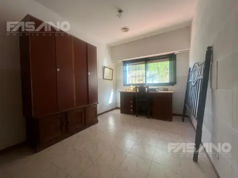 Casa 6 ambientes con 3 baños