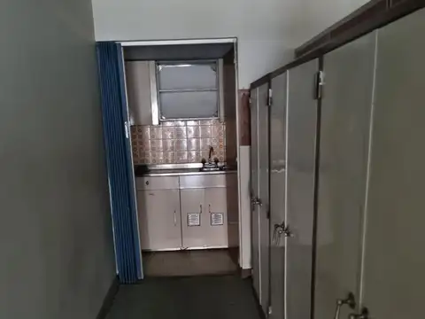 Oficina  de 4 ambientes o posible anteproyecto en  venta en Microcentro, CABA