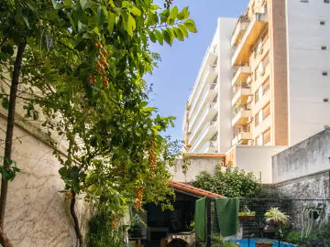Hermosa Casa 8 Ambientes con Patio y Terraza - 3 Plantas - Destino comercial - 320m² - Palermo