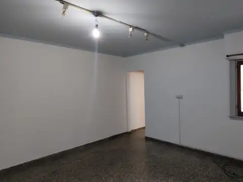 Departamento 2 Ambientes Amplios en el Centro de Wilde