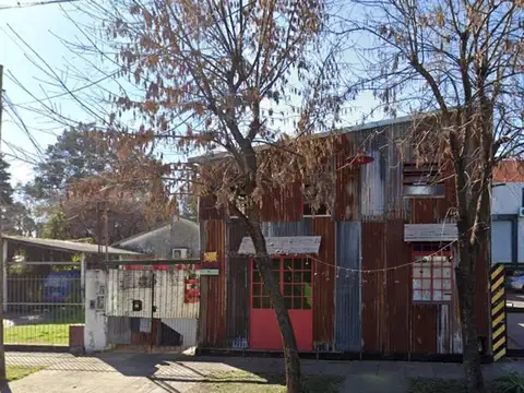 VENTA  - CAHLET 5 AMB. - LOCAL- COCHERA -ITUZAINGO