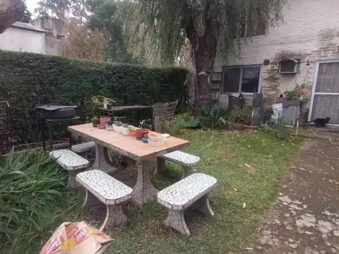 Casa en Venta con 3 cocheras