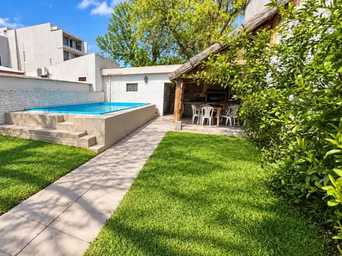 VENTA CASA PARQUE PILETA QUINCHO COCHERA PERMUTA