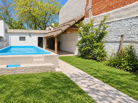 Casa en Venta con 5 cocheras