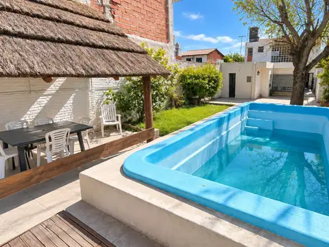 Casa 4 ambientes con 2 baños