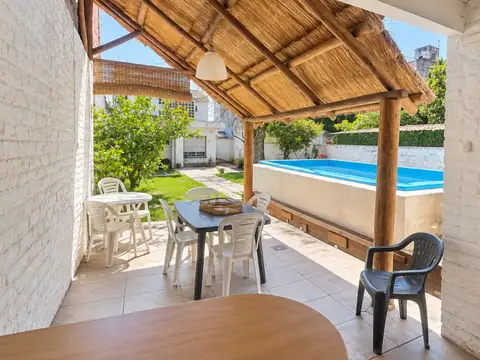 VENTA CASA PARQUE PILETA QUINCHO COCHERA PERMUTA
