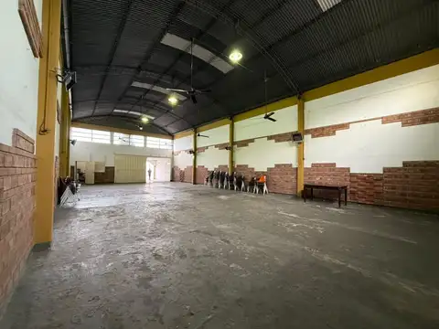 Venta galpon mts de av juan b justo general bustos