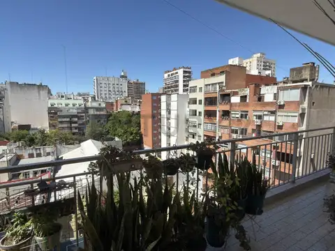 Belgrano- Depto 4 amb c/depcia, gran balcón y espacio guardacoche-