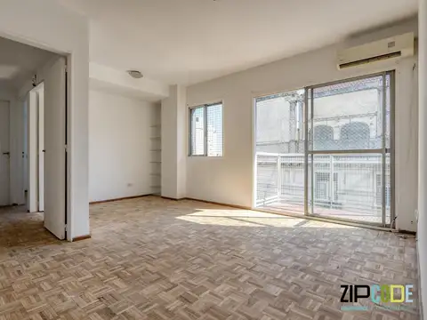 Venta Departamento 2 ambientes en Balvanera. Muy luminoso