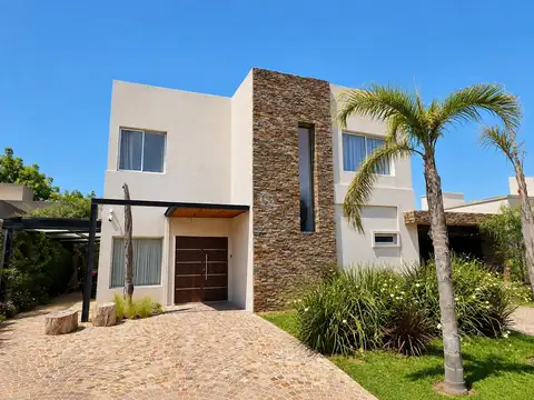 Casa  en Venta en La Cañada de Pilar, Pilar, G.B.A. Zona Norte