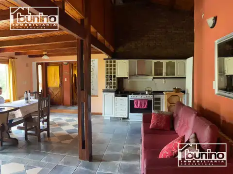 Casa 13 ambientes con 4 baños