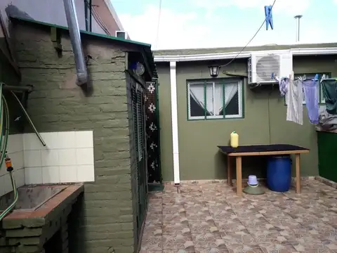 Casa 4 ambientes con 1 baño