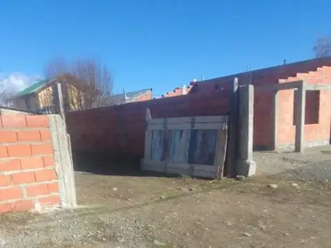 Casa 6 ambientes con 2 baños