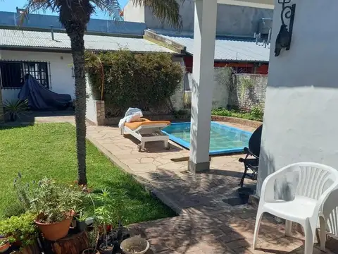 Casa 5 ambientes con 2 baños