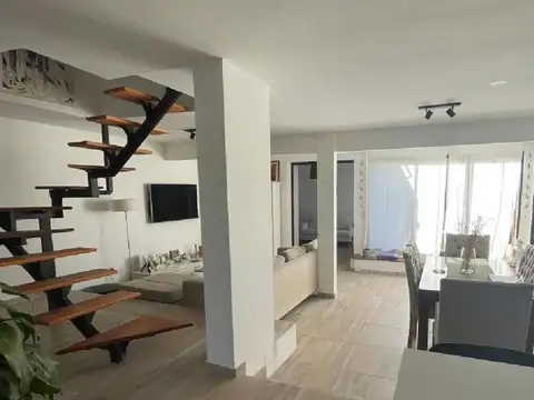 Casa en Venta con 5 cocheras